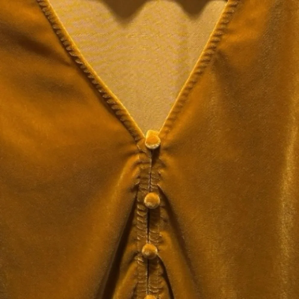 Old Navy Mustard Gold Romantic Velvet V-Neck Top Long Puff Sleeves Size M Tall